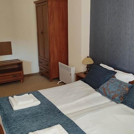 Annett Apartments At Emerald Hotel Банско Екстериор снимка