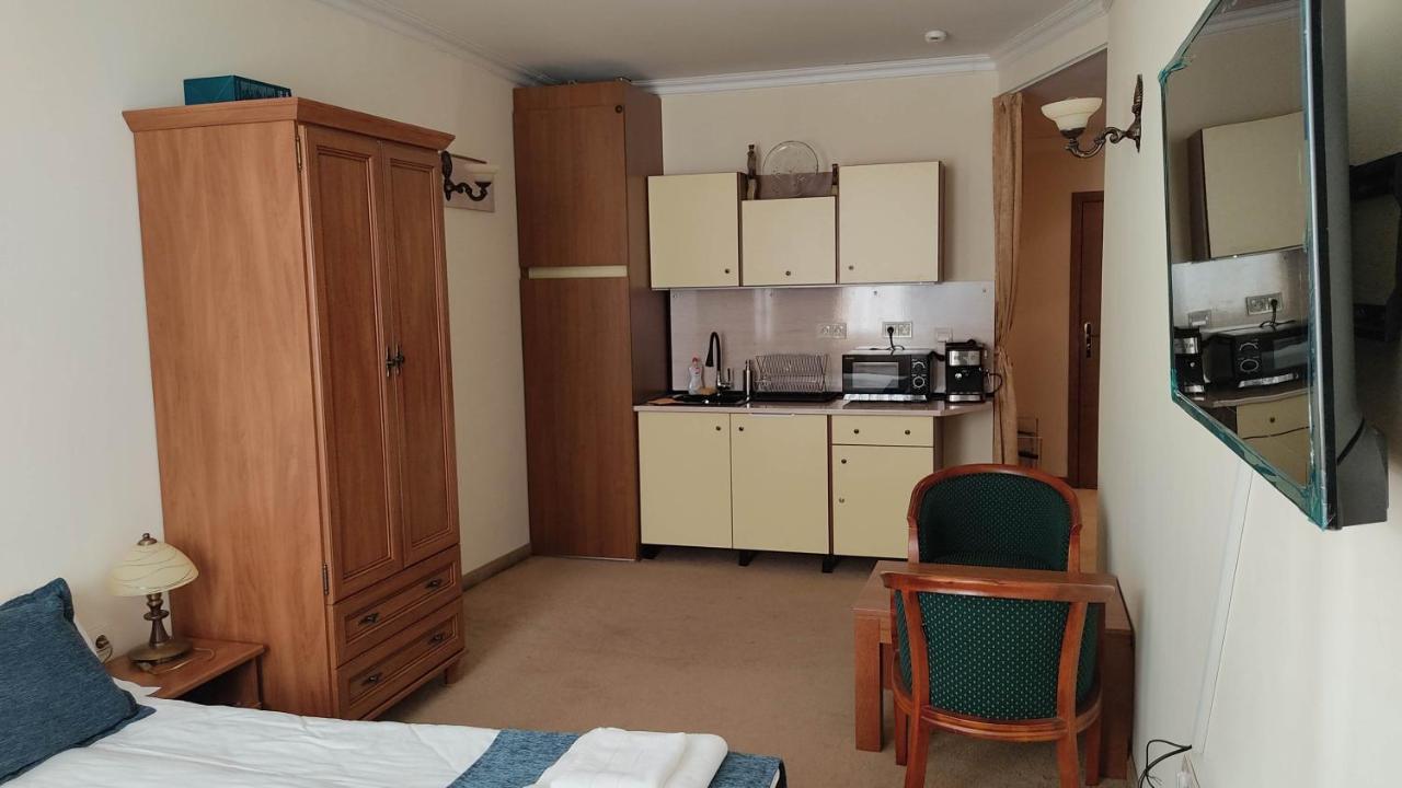 Annett Apartments At Emerald Hotel Банско Екстериор снимка