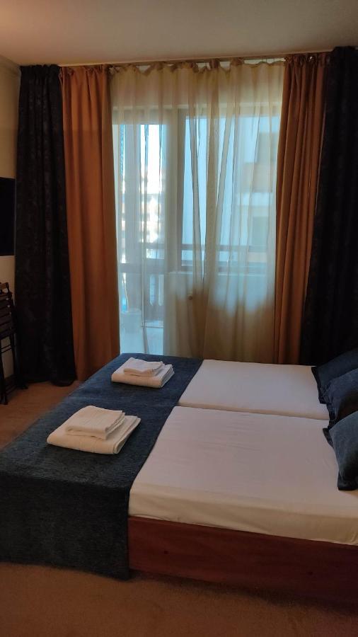 Annett Apartments At Emerald Hotel Банско Екстериор снимка