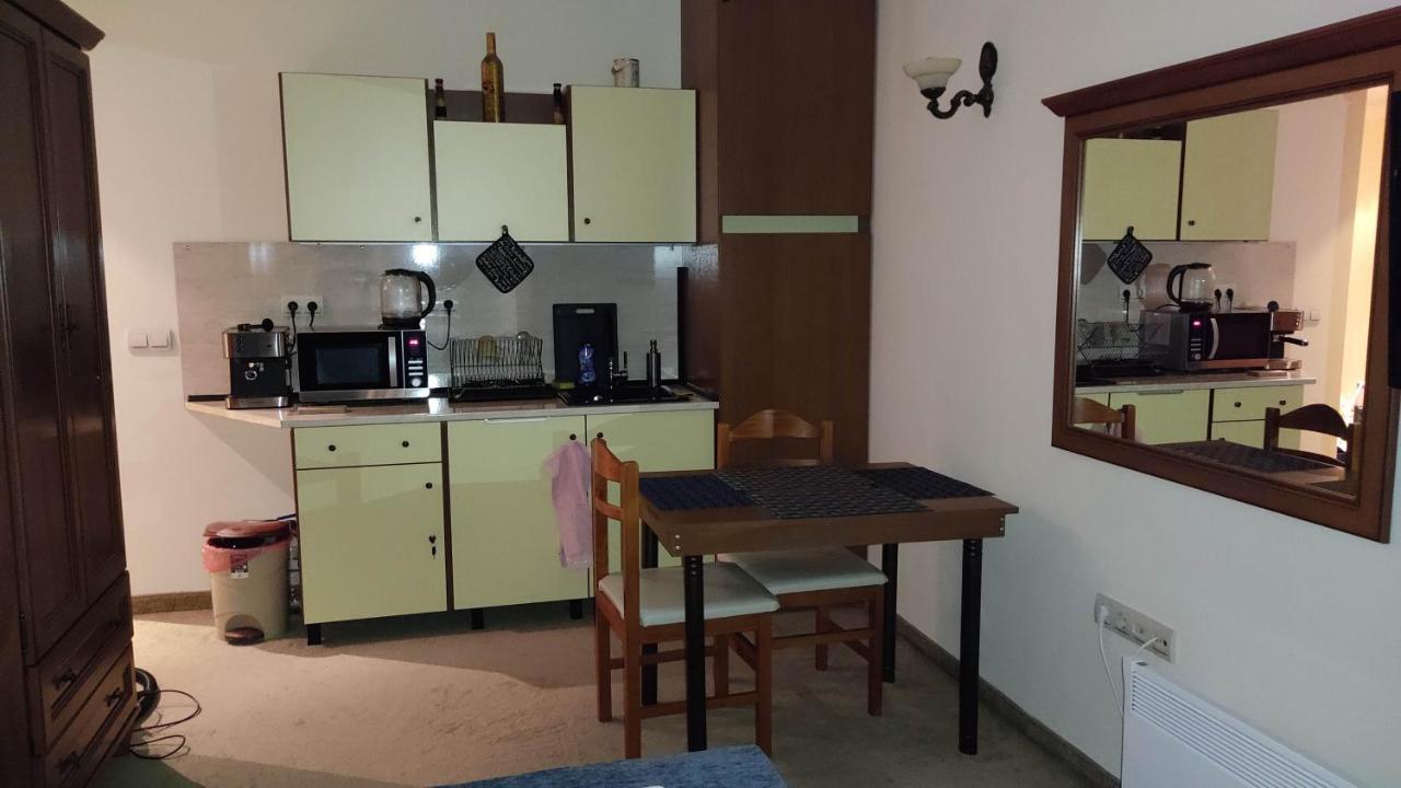 Annett Apartments At Emerald Hotel Банско Екстериор снимка