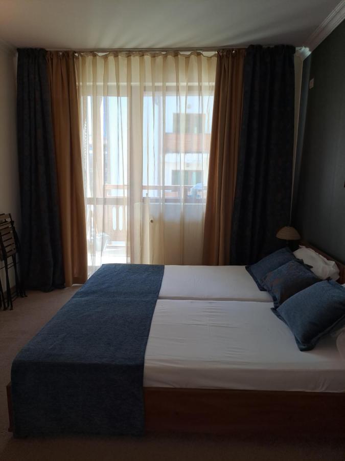 Annett Apartments At Emerald Hotel Банско Екстериор снимка